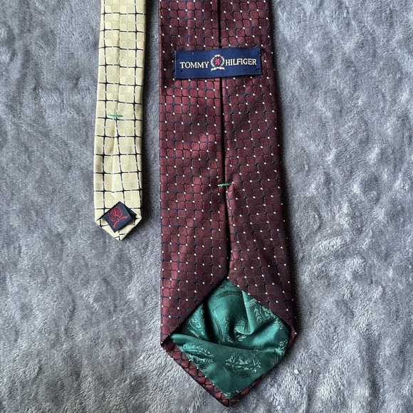 Vintage Tommy Hilfiger Neck Tie Made In USA 100% Silk - Picture 2 of 5
